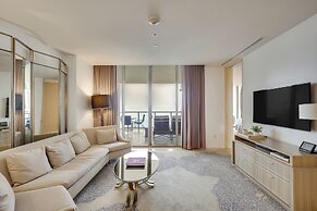 Luxe Beachfront Unit w/ Pool Access in Bal Harbour