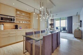 Luxe Beachfront Unit w/ Pool Access in Bal Harbour