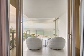 Luxe Beachfront Unit w/ Pool Access in Bal Harbour