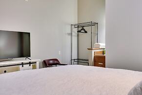 Ultimate Convenience: Historic Dtwn Marshall Apt!
