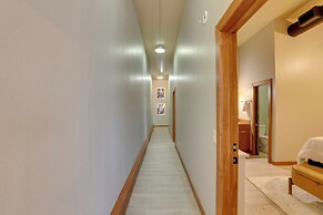 Ultimate Convenience: Historic Dtwn Marshall Apt!