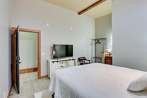 Ultimate Convenience: Historic Dtwn Marshall Apt!