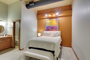 Ultimate Convenience: Historic Dtwn Marshall Apt!