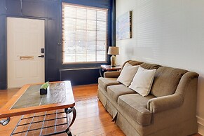 Steps to Restaurants & Shops! Dtwn Marshall Apt