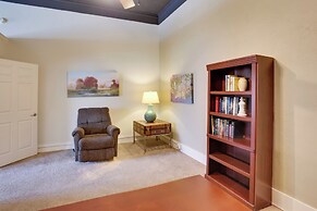 Steps to Restaurants & Shops! Dtwn Marshall Apt
