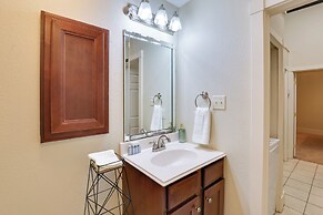 Steps to Restaurants & Shops! Dtwn Marshall Apt
