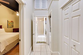 Steps to Restaurants & Shops! Dtwn Marshall Apt