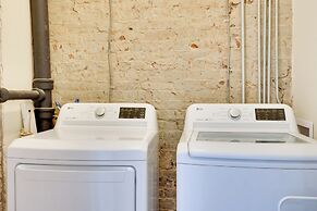 Shop, Dine & Unwind at Historic Dtwn Marshall Apt