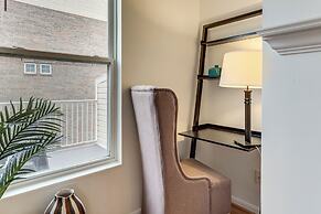 1 Mi to Dtwn Cincinnati: Spacious Townhome w/ Deck