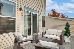 1 Mi to Dtwn Cincinnati: Spacious Townhome w/ Deck