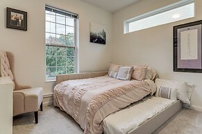 1 Mi to Dtwn Cincinnati: Spacious Townhome w/ Deck