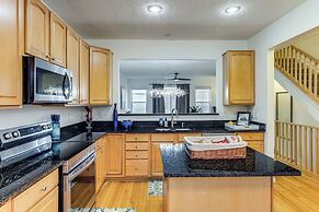 1 Mi to Dtwn Cincinnati: Spacious Townhome w/ Deck