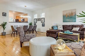 1 Mi to Dtwn Cincinnati: Spacious Townhome w/ Deck