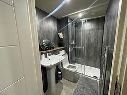 Central Leeds Apartment Oasis