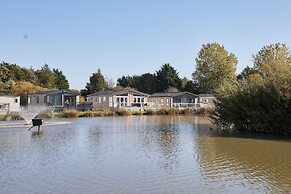Host Stay Pine Lodge