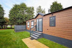 Host Stay Pine Lodge