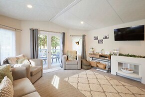 Host Stay Pine Lodge