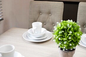 Host Stay Royal Pines Lodge