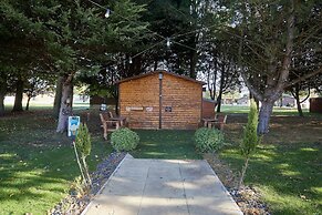 Host Stay Flamingo Lodge