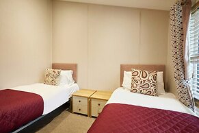Host Stay Kinship Lodge
