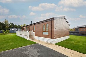 Host Stay Kinship Lodge