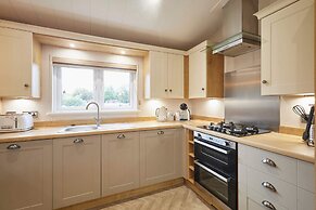 Host Stay Kinship Lodge