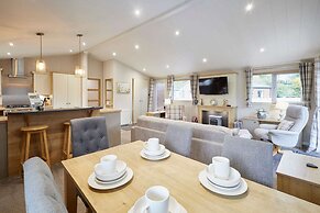 Host Stay Kinship Lodge
