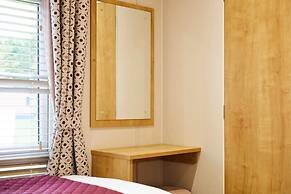 Host Stay Kinship Lodge
