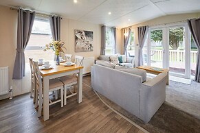 Host Stay Lucas Lodge