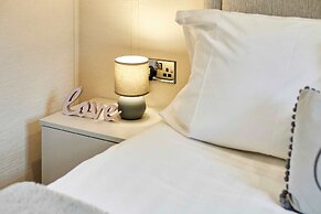 Host Stay Lucas Lodge