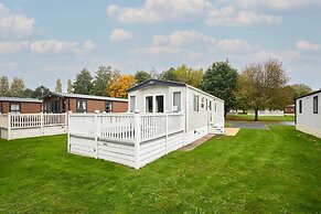 Host Stay Squirrel Lodge
