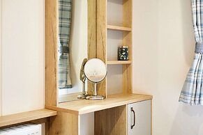 Host Stay Squirrel Lodge