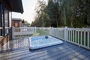 Host Stay Lucky Lodge