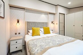 Host Stay Brackencroft Lodge