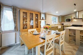 Host Stay Foxglove Lodge