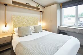 Host Stay Stone Beck Lodge
