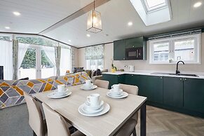 Host Stay Teejay s Lodge