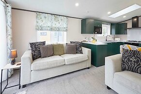 Host Stay Teejay s Lodge