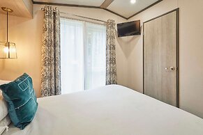 Host Stay Teejay s Lodge