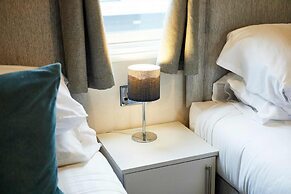 Host Stay Tarn Lodge