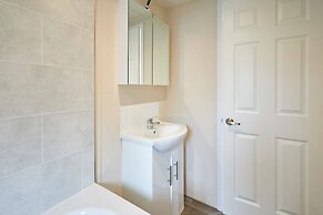 Host Stay Tarn Lodge