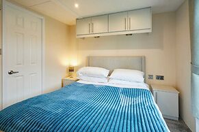 Host Stay Tarn Lodge