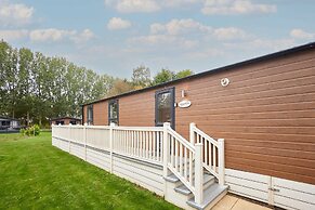 Host Stay Tarn Lodge