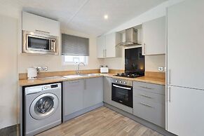 Host Stay Tarn Lodge