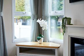 Host Stay Tarn Lodge