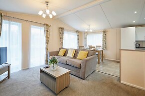 Host Stay Woodpecker Lodge