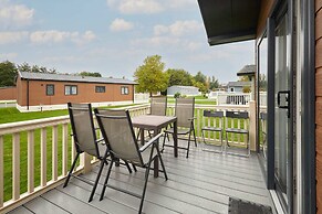 Host Stay Woodpecker Lodge