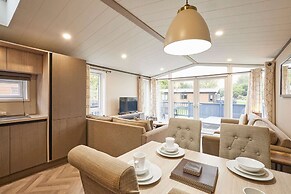 Host Stay Field View Lodge