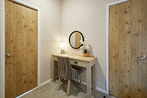 Host Stay Water s Edge Lodge