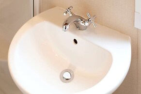 Host Stay Lakeview Winter